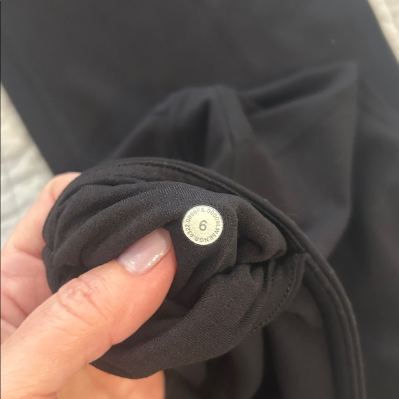 Lululemon Black Women's Stretch Flare Pants size 6 - Picture 5 of 5